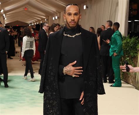 lewis hamilton met gala outfit